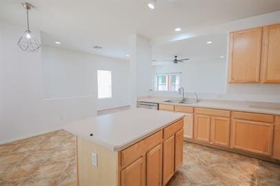 Building Photo - Rancho Sahuarita!!