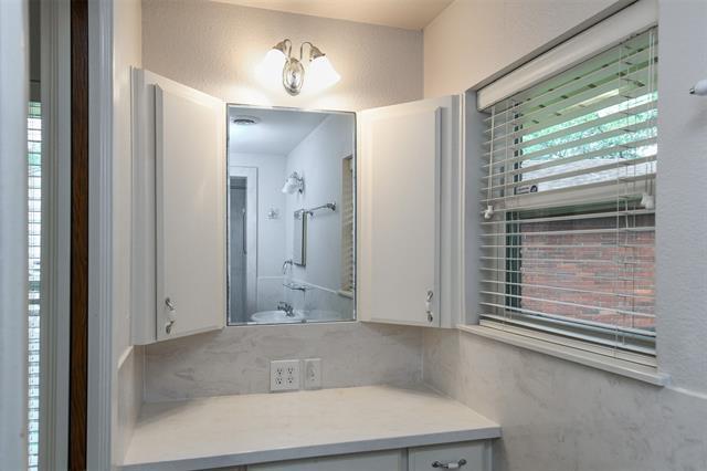 Building Photo - 4825 Trail Lake Dr