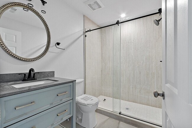 Building Photo - 53 Fenwood Rd