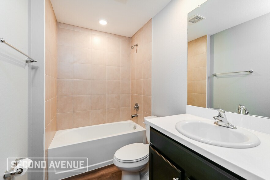 Building Photo - 106 Baldur Dr