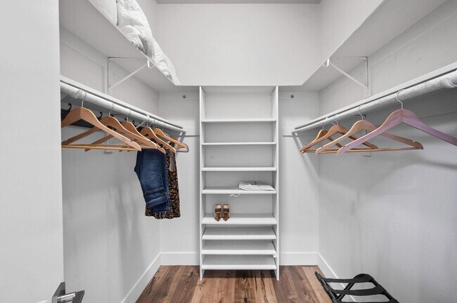 Building Photo - 105 N Kavenish Dr