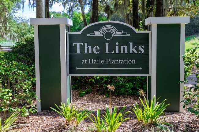 Building Photo - Luxurious 1 Bed / 1 Bath Condo in The Link...