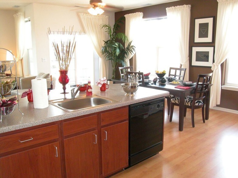 Loring Park 1300 Yale Pl Minneapolis MN 55403 Apartment Finder