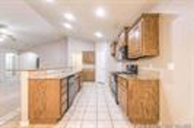 Building Photo - Spacious home in desired Preston Lakes!