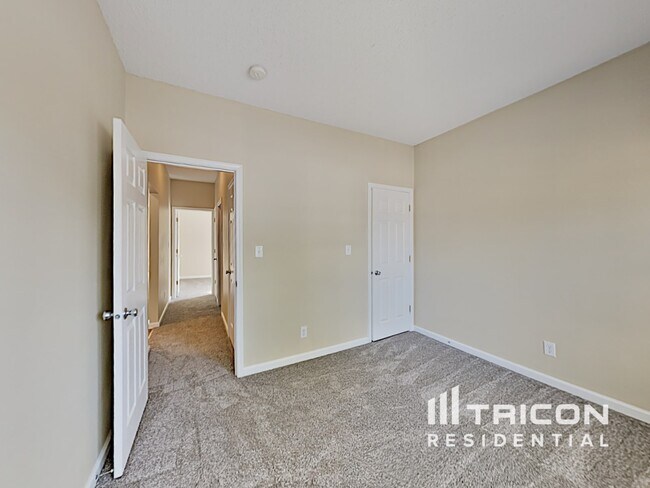 Building Photo - 9897 Lakefield Ln