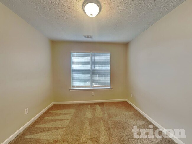 Building Photo - 266 Summer Hill Cir