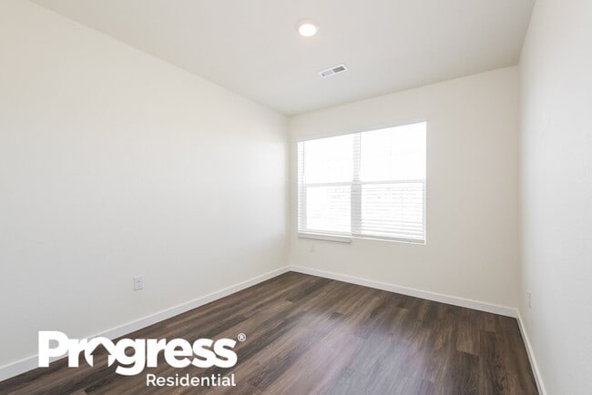 Building Photo - 13438 Oneida Ln