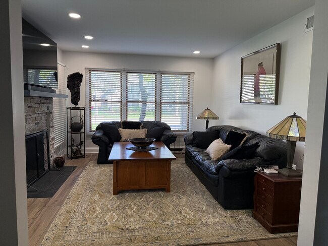 Building Photo - 227 Spring Creek Cir
