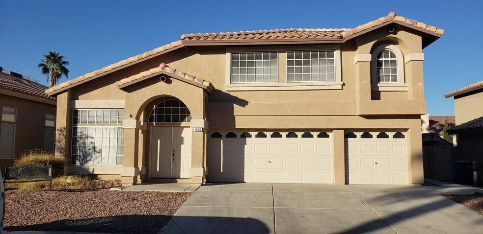 LARGE GARAGE --3 car garage! - 2690 African Violet Ave