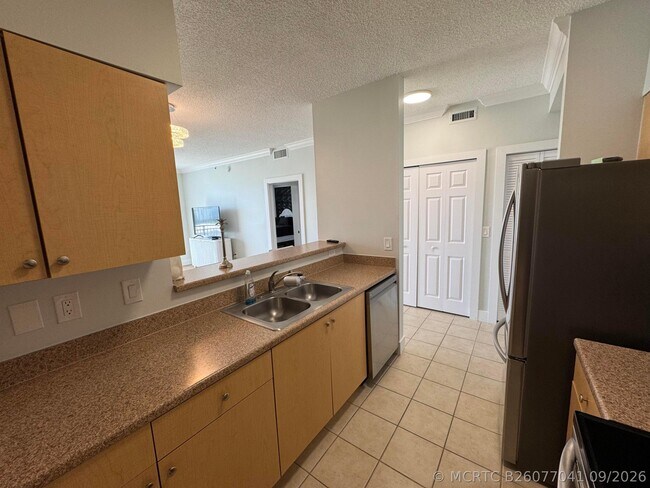 Building Photo - 616 Clearwater Park Rd