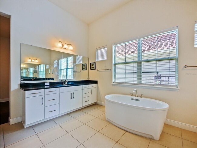 Building Photo - 15704 Marina Bay Dr