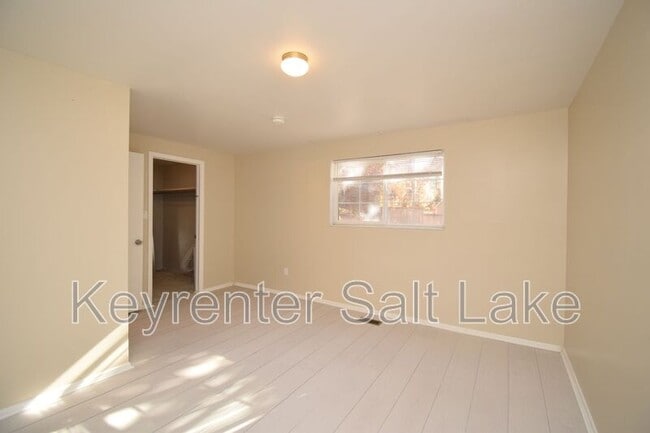 Building Photo - 3582 E Mardonna Way