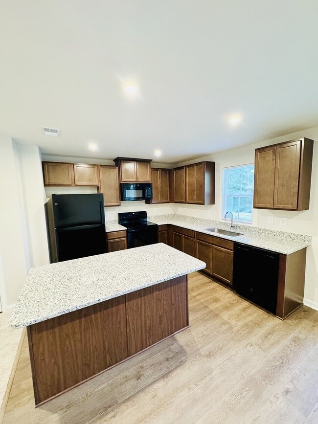 Building Photo - 405 Myrtle Mdws Dr