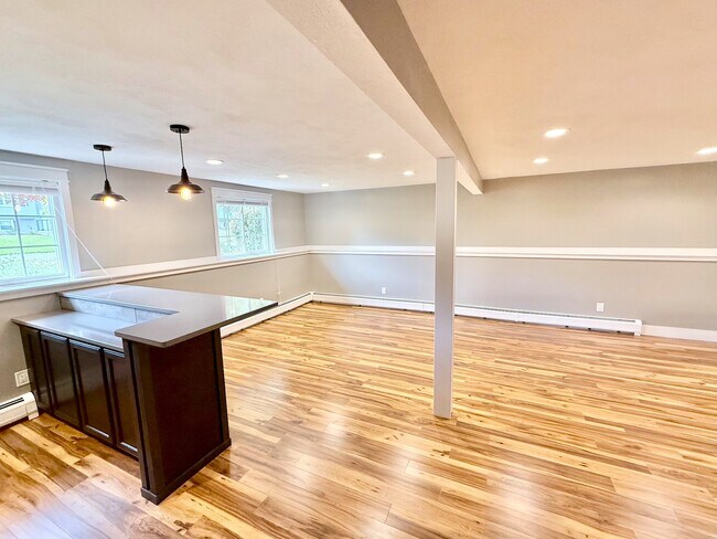 Building Photo - 12 Echodale Ave