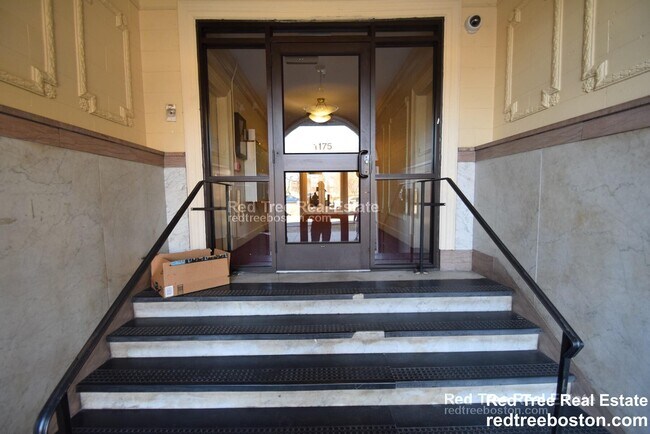 Building Photo - 1191 Boylston St