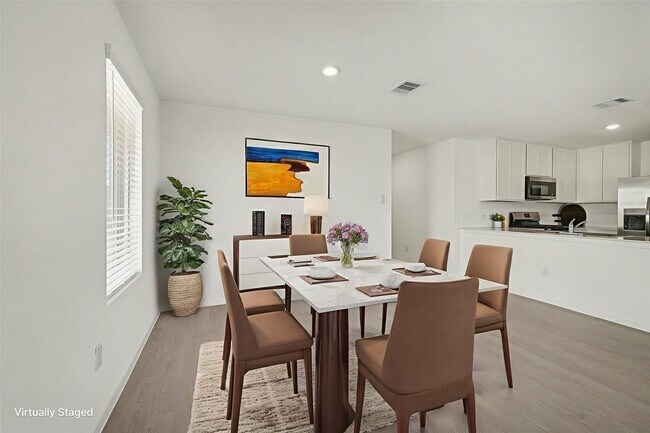 Building Photo - 6315 Linden Leaf Dr