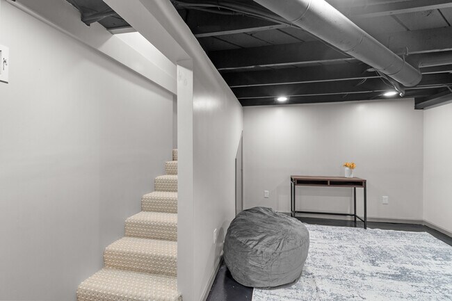 Building Photo - 2736 S 18 St