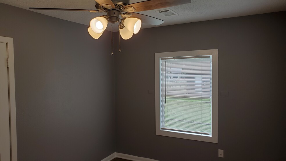 Back bedroom - 508 Truman St