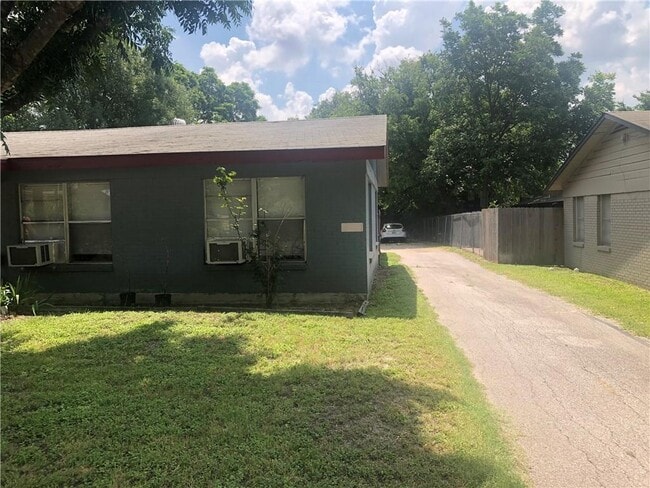 Building Photo - 7005 Guadalupe St