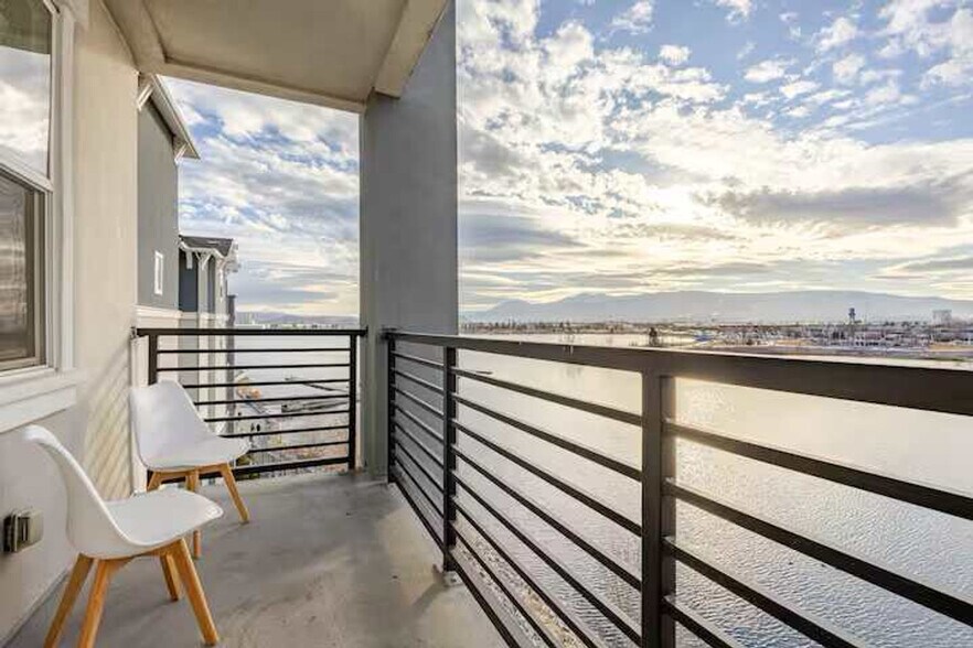 Building Photo - 375 Harbour Cove Dr