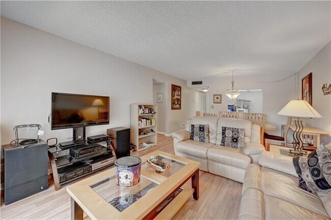 Building Photo - 4150 NW 90th Ave