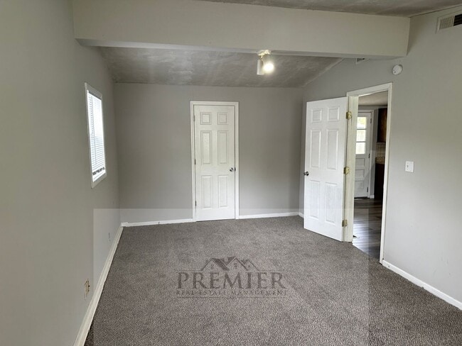 Building Photo - 505 N Geronimo Dr