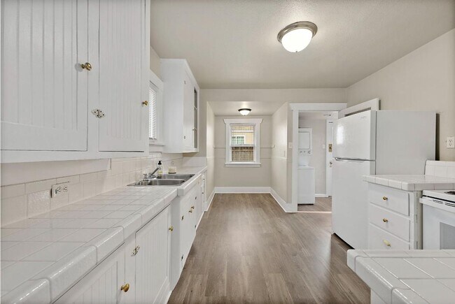 Building Photo - Charming Corner-Lot Tacoma Home with Huge ...