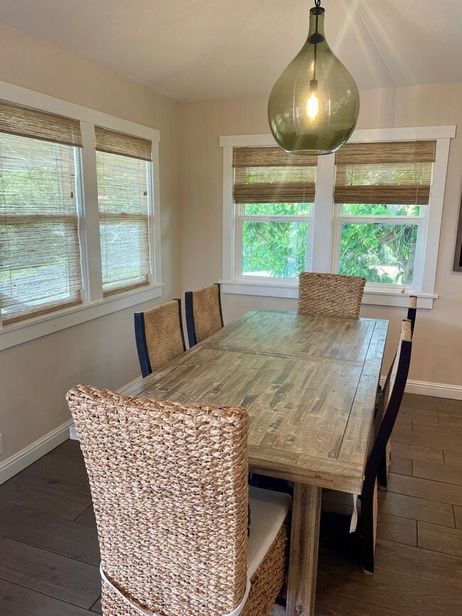 Building Photo - Beautiful 3 bedroom 3 bath home on dry side Waimea