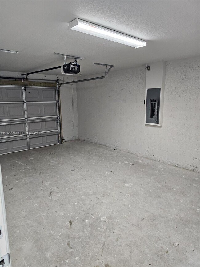 Building Photo - 1407 Las Villas Blvd