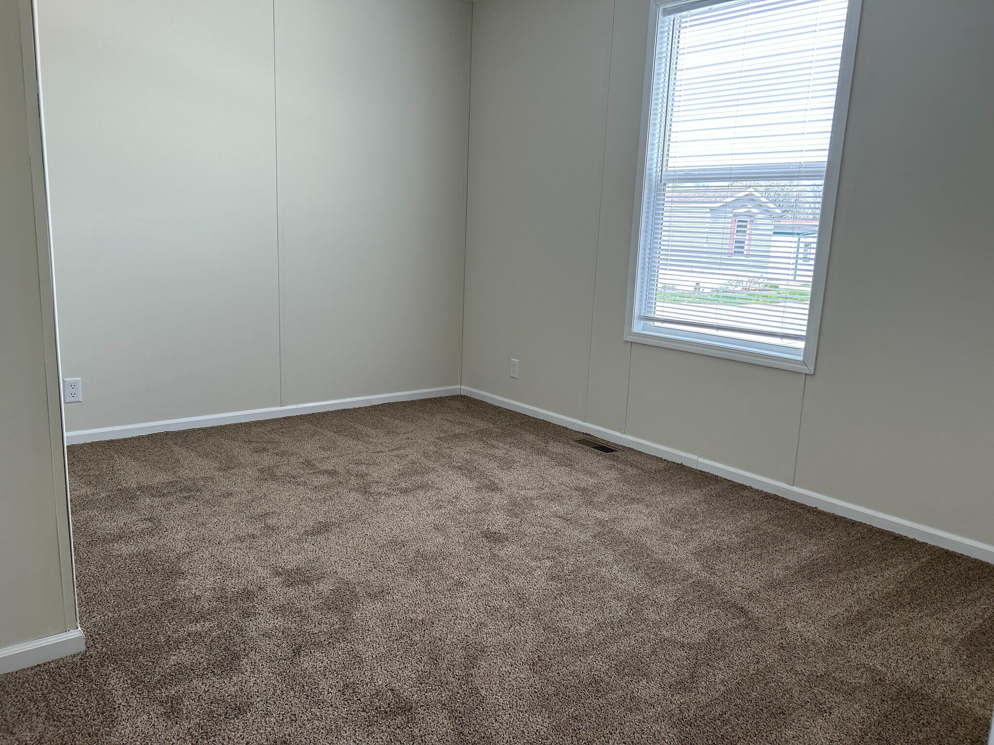 Building Photo - 317 Autumn Park Dr