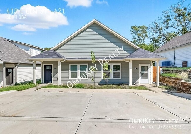 Primary Photo - 419 E Elm St