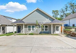 Building Photo - 419 E Elm St