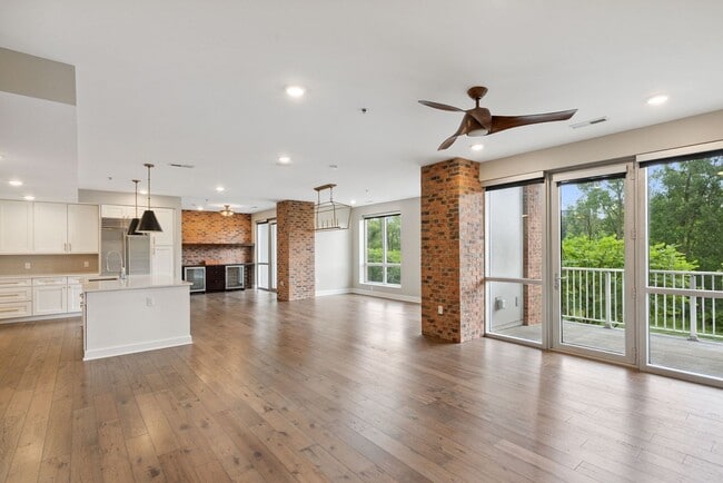 Building Photo - Luxury Condo in Dublin's Coveted Bridge Pa...