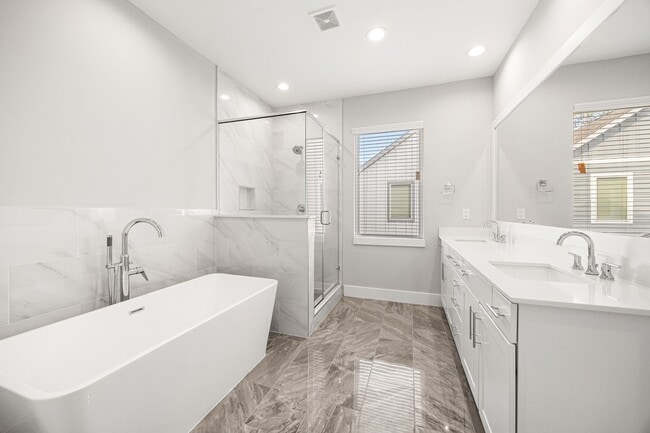 Building Photo - 622 Janisch Rd