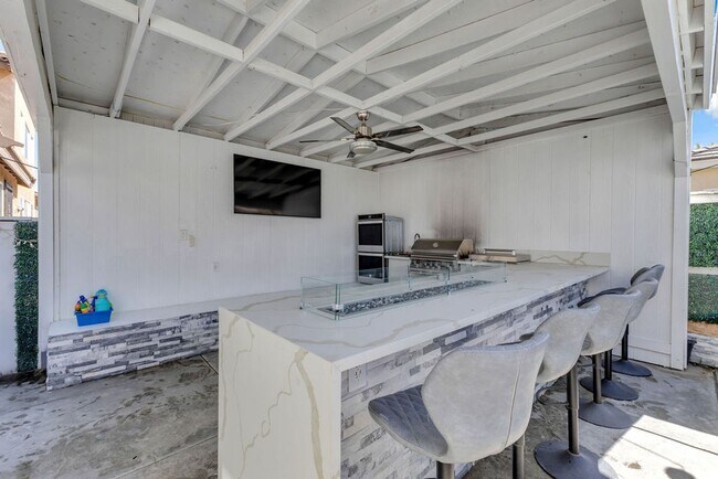 Building Photo - 469 Partridge Ln