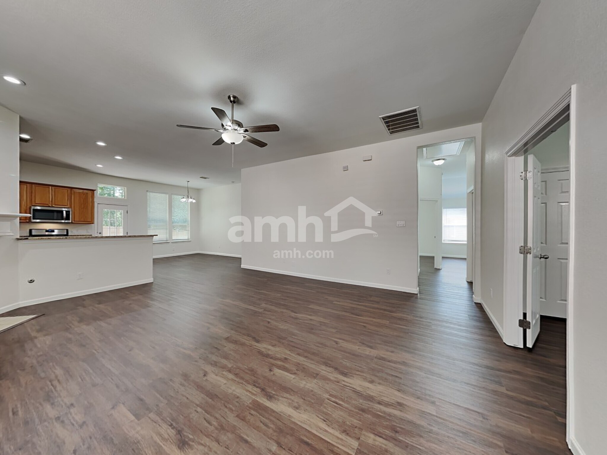 Building Photo - 2313 Highland Crossing Dr
