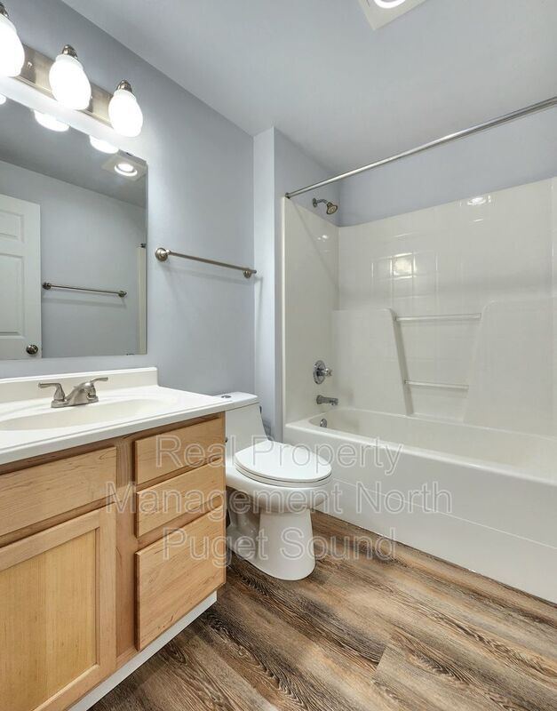 Building Photo - 7209 31st Pl NE