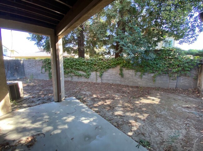 Building Photo - Tuscany Place Triplex