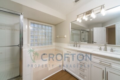 Building Photo - Move-In Ready 3BR/2BA with Brand-New Kitchen, Fireplace & Fenced Yard!