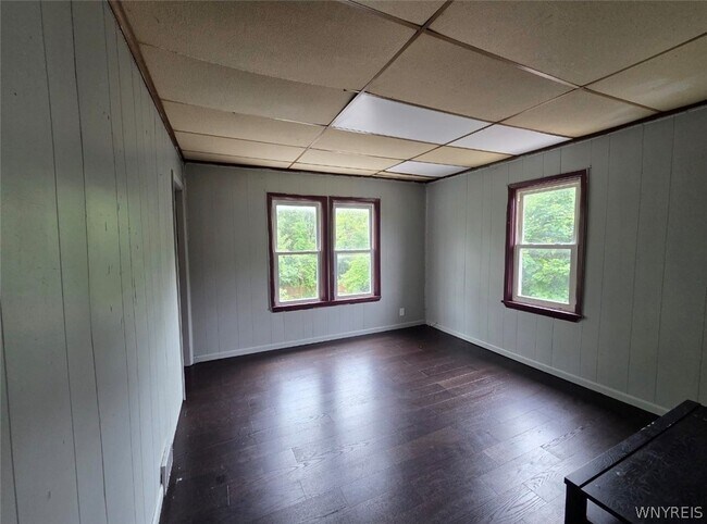 Building Photo - 1037 Walden Ave