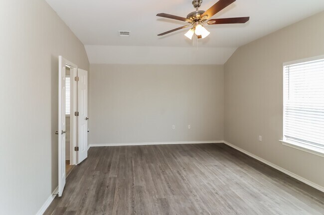 Building Photo - 5608 Kleberg Trail