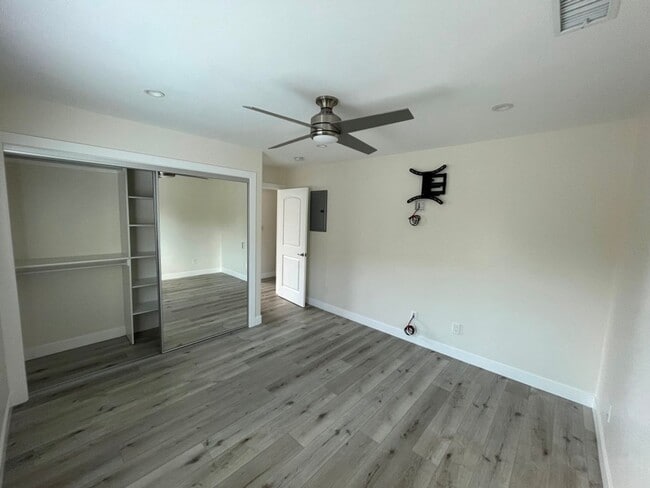 Building Photo - 2BR ADU w/dishwasher, in-unit laundry + ou...
