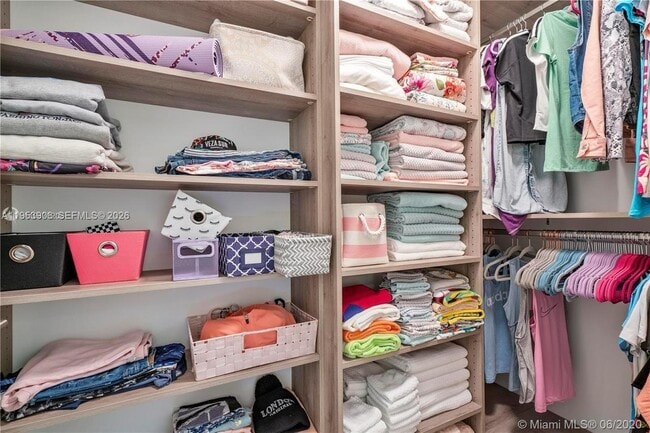 Building Photo - 2900 NE 7th Ave