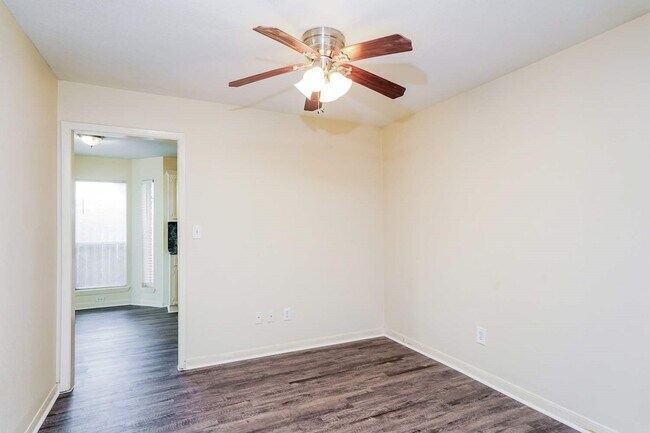 Building Photo - 6902 Fawn River Dr