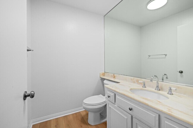Building Photo - 4454 Ventura Canyon Ave