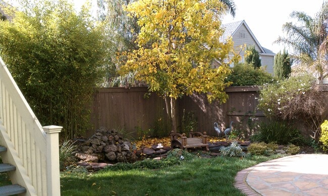 Building Photo - 397 Raven Way