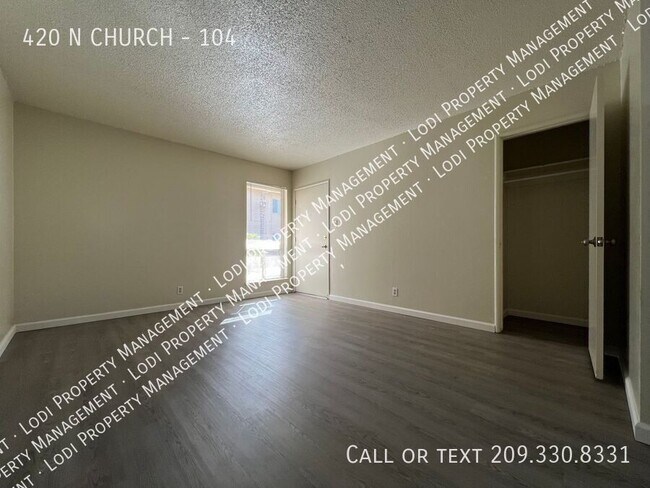 Building Photo - 420 N Church St