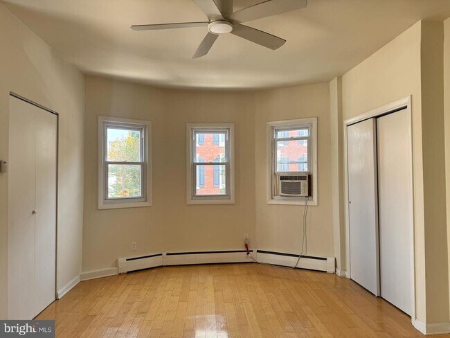 Building Photo - 2062 Lombard St