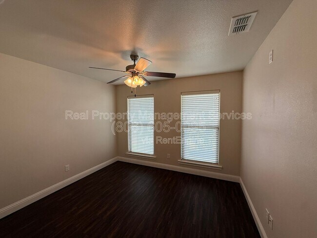 Building Photo - 13802 Avenue W