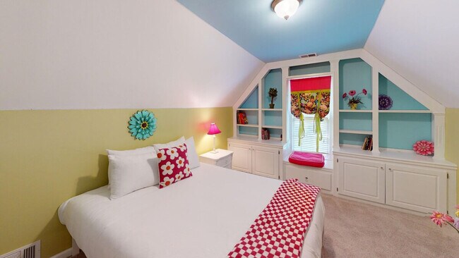 Building Photo - 2196 Major Loring Way SW